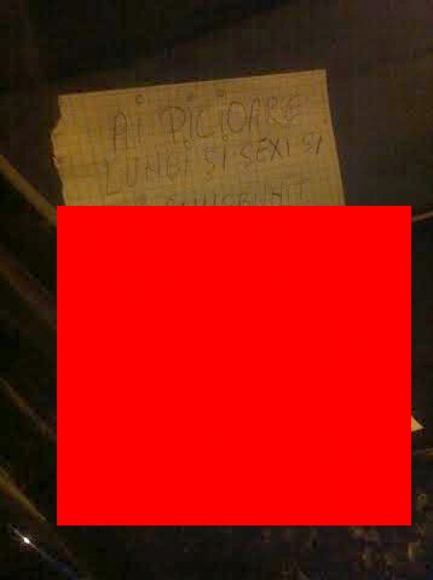 Mesajul pe care l-a lăsat un bărbat vecinei de pe scară, pe parbriz: 