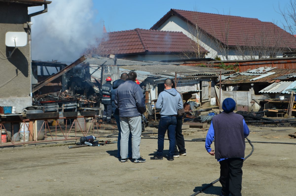 Incendiu în Arad, zona Confecţii