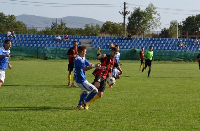 Un derby cu de toate, mai puţin goluri: CS Ineu - Naţional Sebiş 0-0