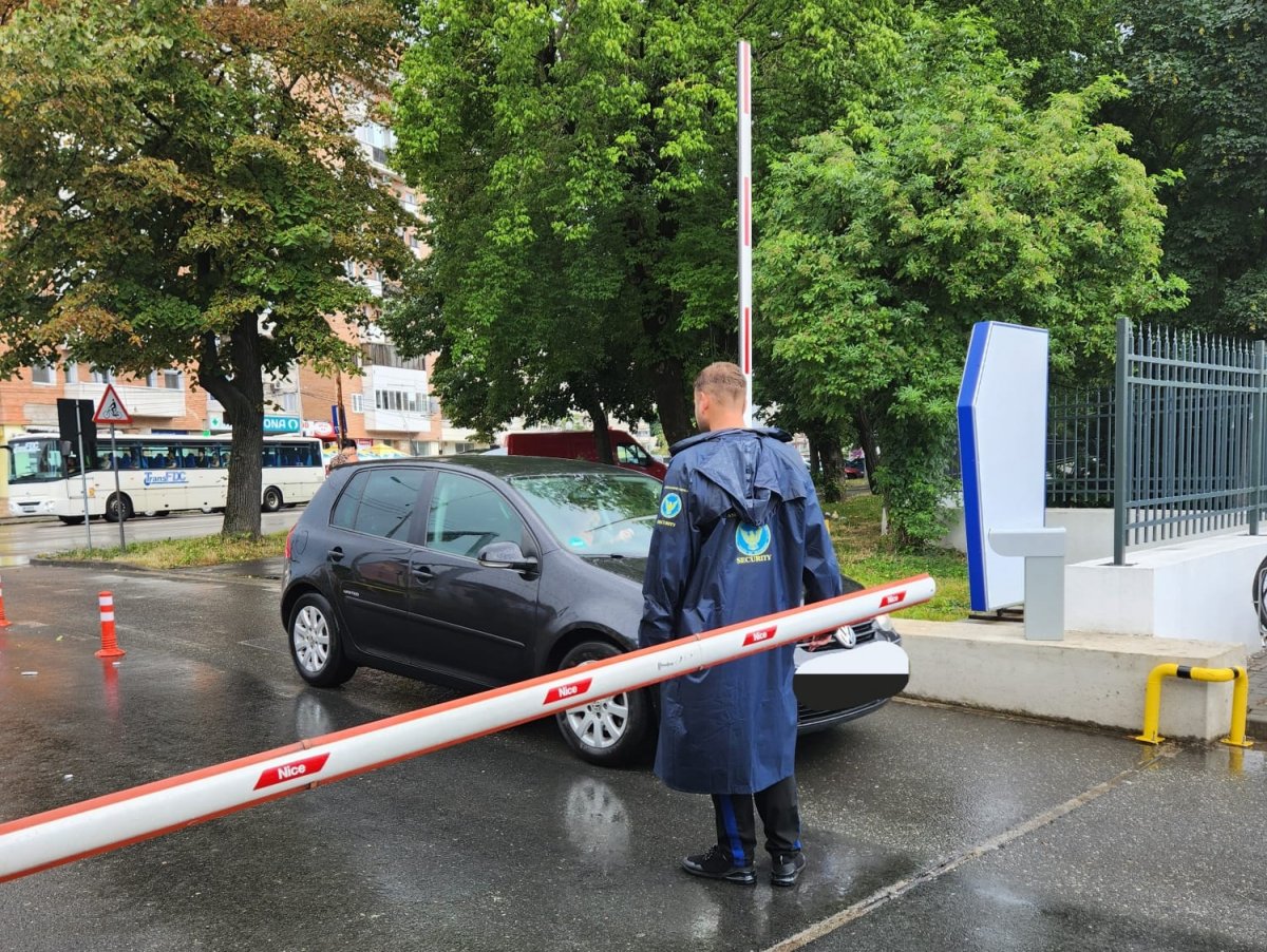  Primele teste pentru parcarea cu acces automat din incinta sediului central al Spitalului Clinic Judeţean de Urgenţă Arad