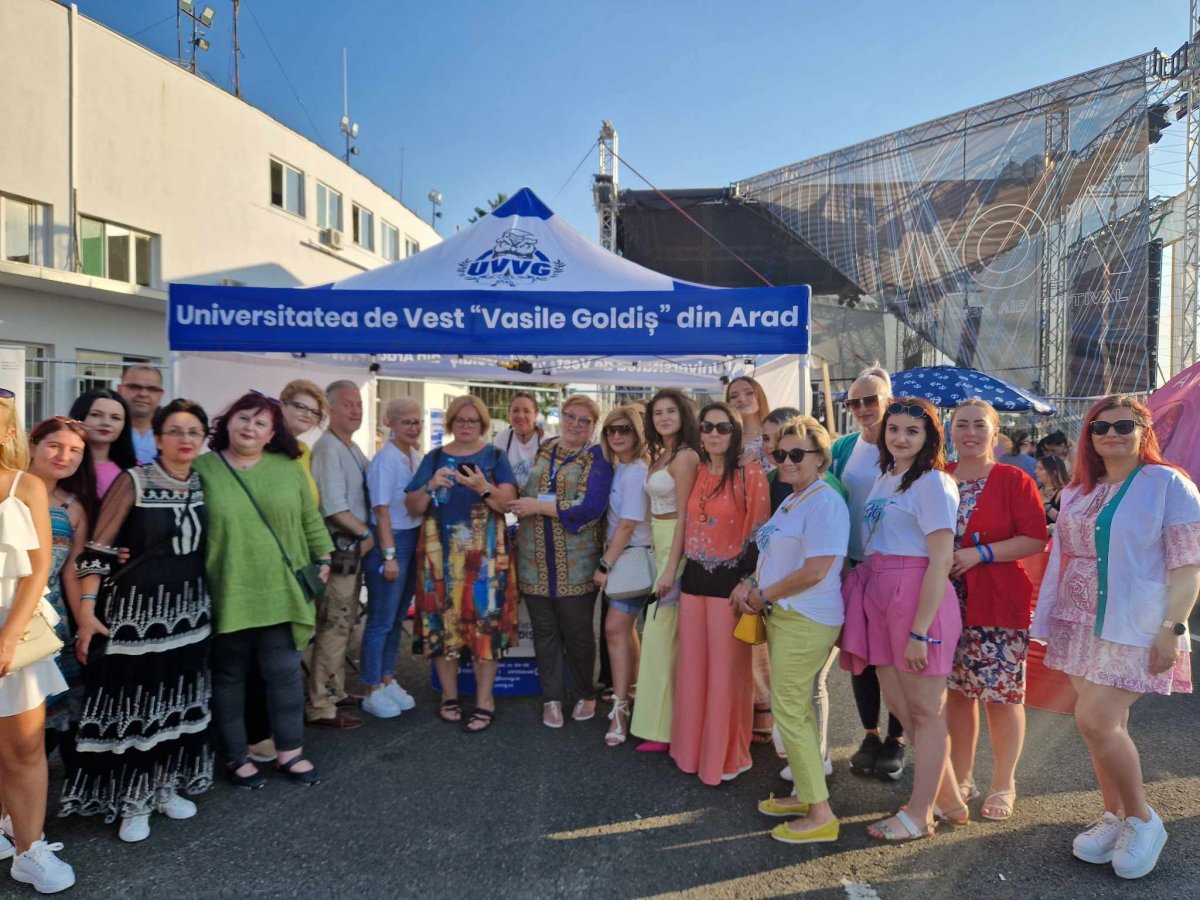Universitatea de Vest „Vasile Goldiș” a fost alături de tineri la Arad Open Air Festival (FOTO)