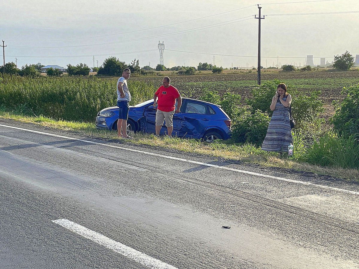 Accident cu TIR contra Opel și VW pe Arad - Oradea