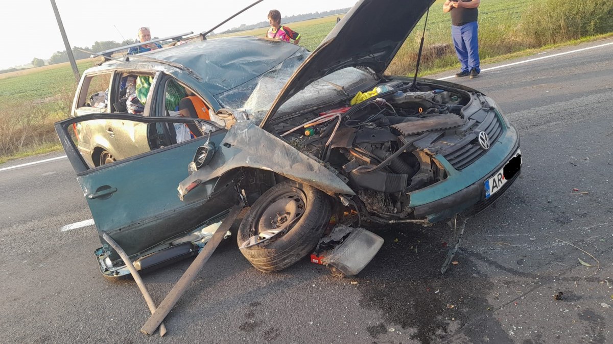 (FOTO) Accident cu o victimă pe DN7, între Arad și Pecica