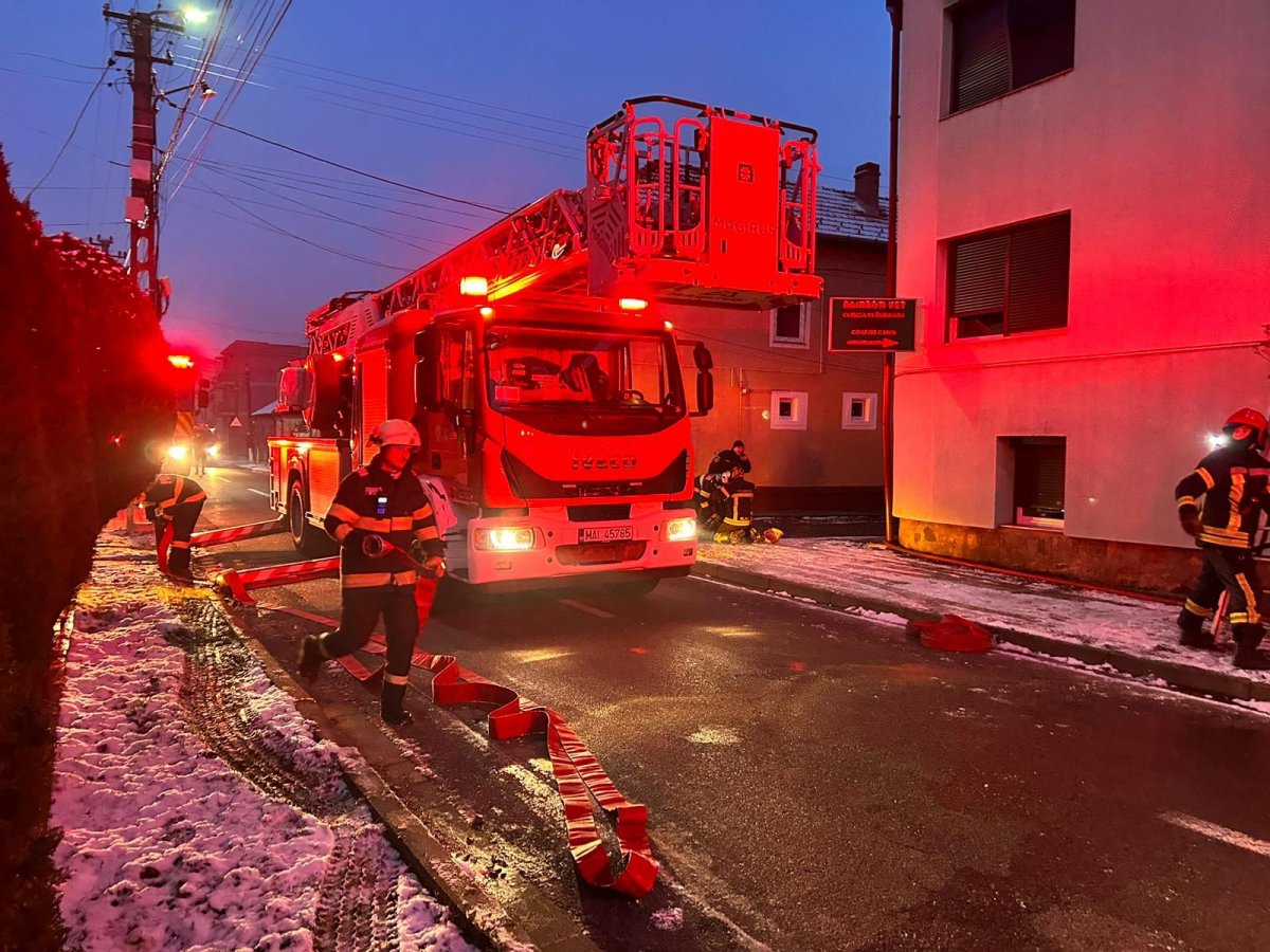Incendiu izbucnit la o casă din municipiul Arad, strada Posada