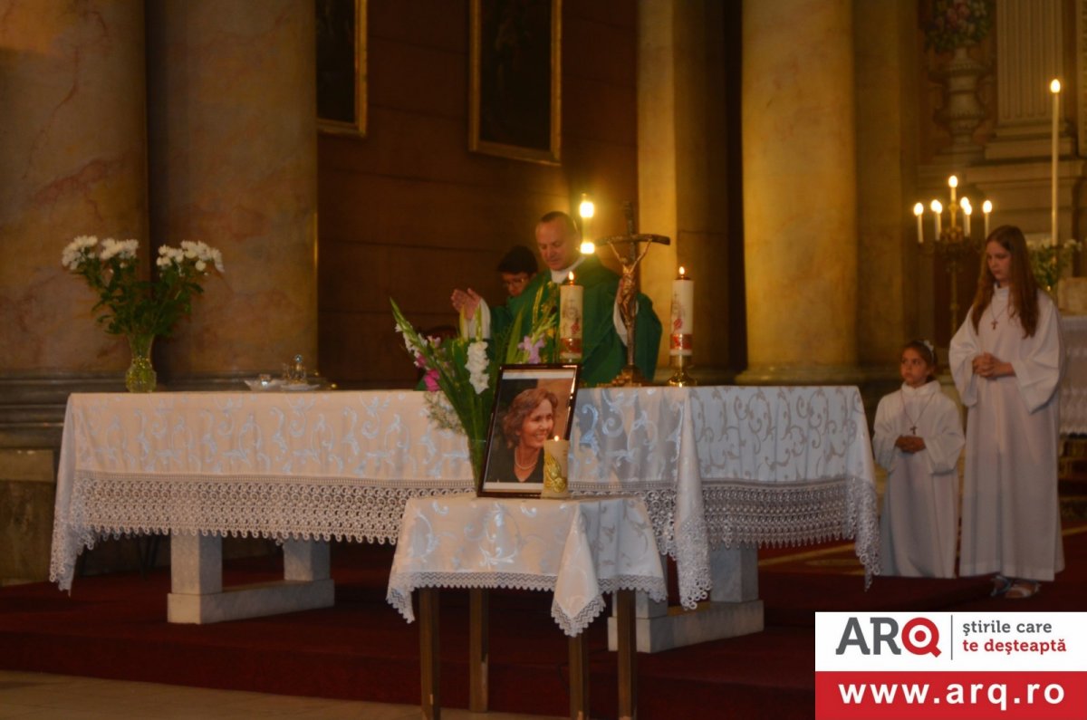 Liturghie pentru odihna sufletului Majestății Sale Regina Ana a României la Catedrala romano-catolică 