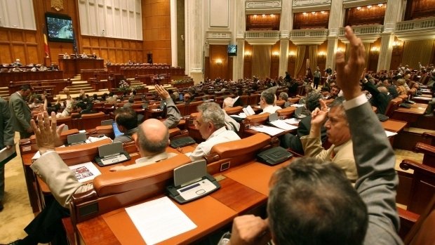 Deputaţii şi-au schimbat programul în ultima sesiune parlamentară