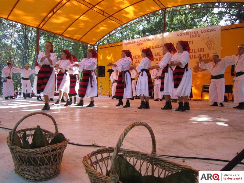 Festivalul surechiului și al meșterilor populari la Ineu