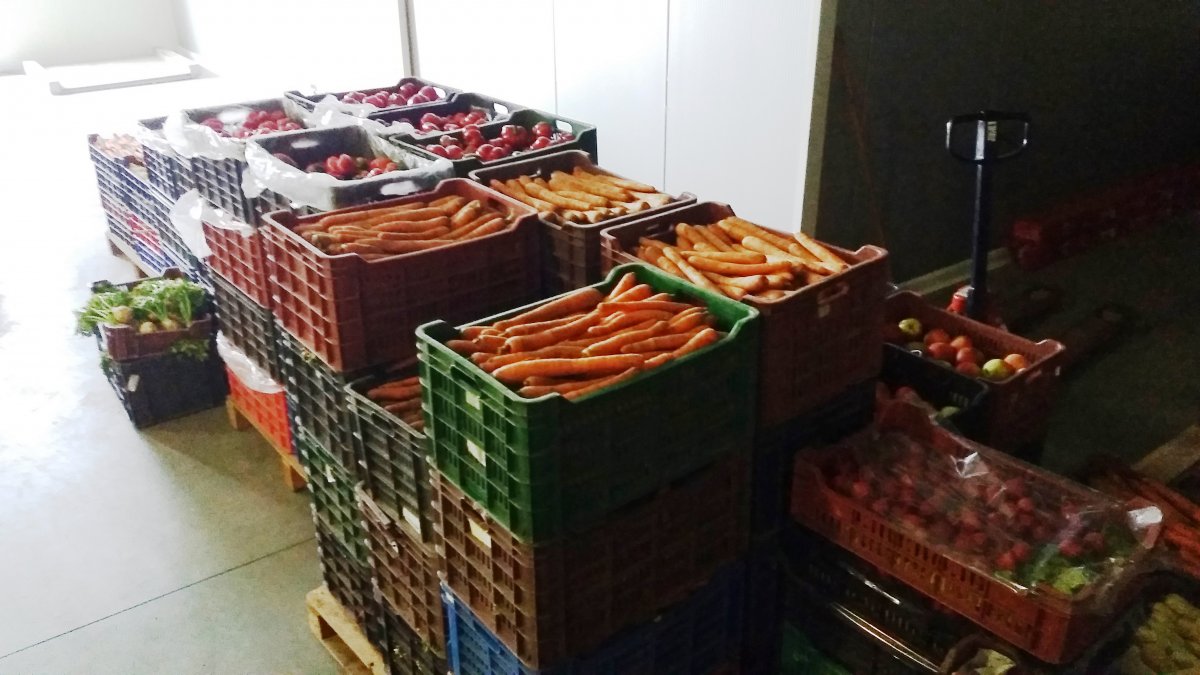 Peste ȘASE TONE de legume și fructe, confiscate de către polițiștii arădeni