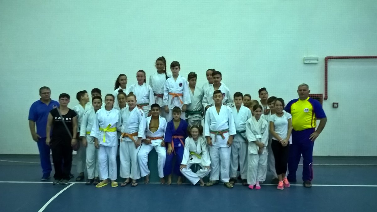 Peste 200 de judoka s-au luptat la Cupa Aradului