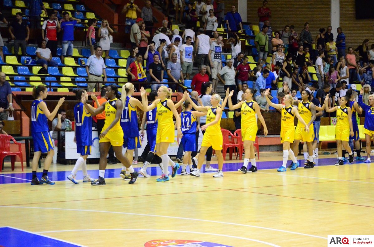 GALERIE FOTO + statistică: Univ Goldiş ICIM Arad - CSU Braşov 65-57