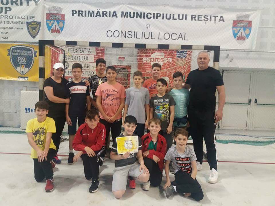 Juniorii IV ai HC Beldiman au făcut pasul spre semifinalele naţionale! Plus titlul de golgheter al turneului eurozonal!