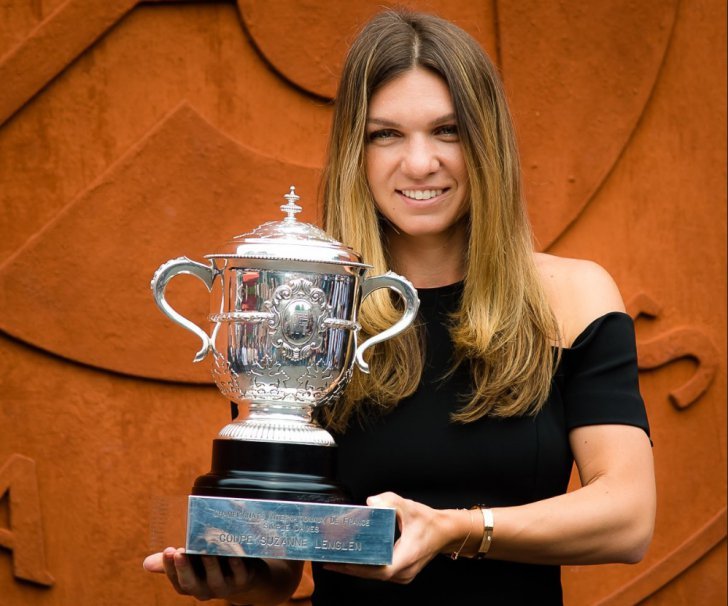 Simona Halep revine în țară la 16:15. De ce va prezenta copia trofeului ÎN AFARA Arenei Naționale