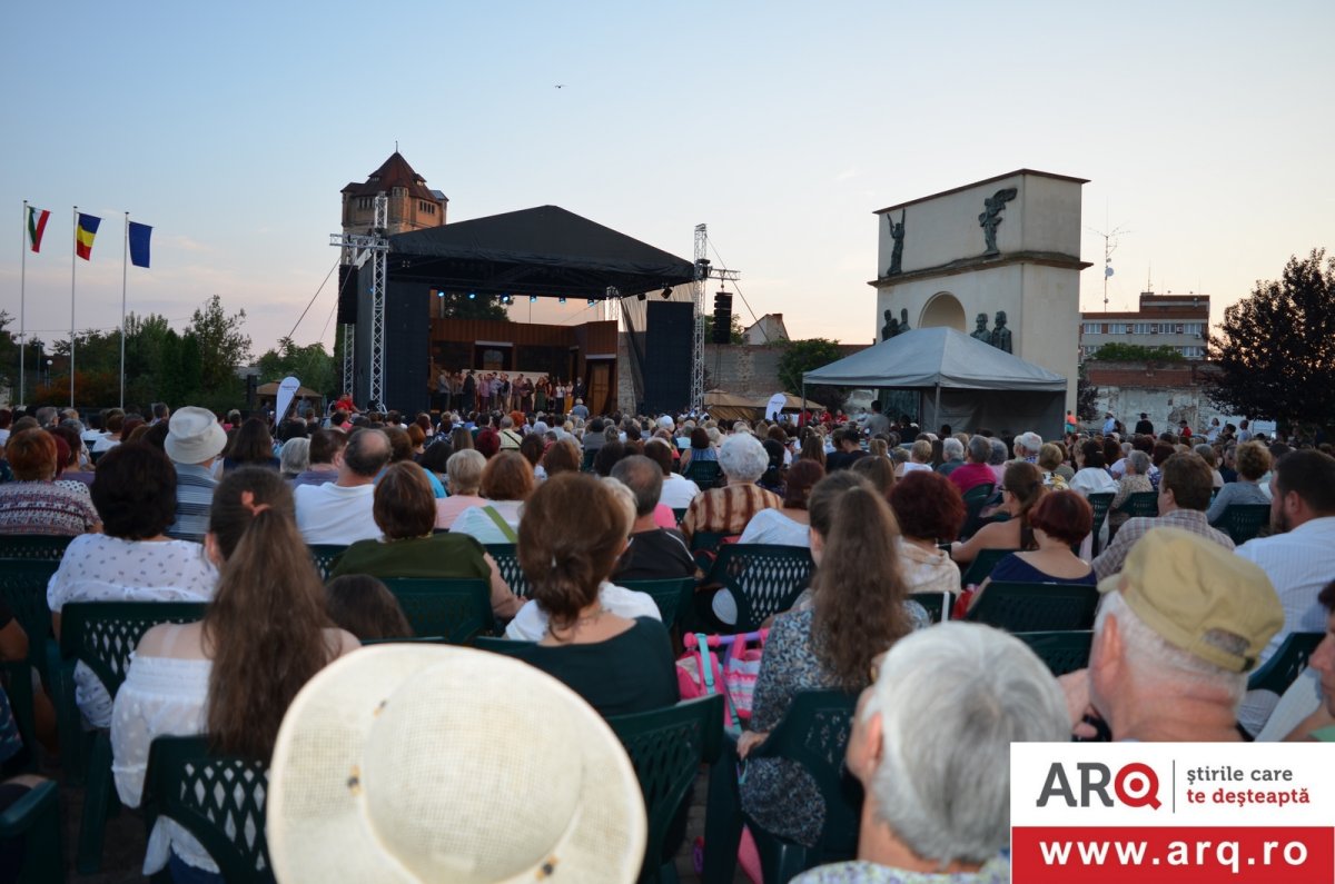 Spectacol de operetă în aer liber la Zilele Aradului