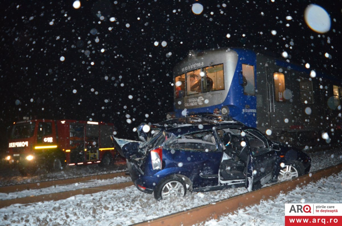 Ford spulberat de tren la Zimandu Nou