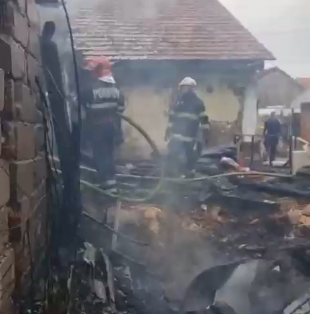 Incendiu la o anexă gospodărească în municipiul Arad pe str Șezătorii