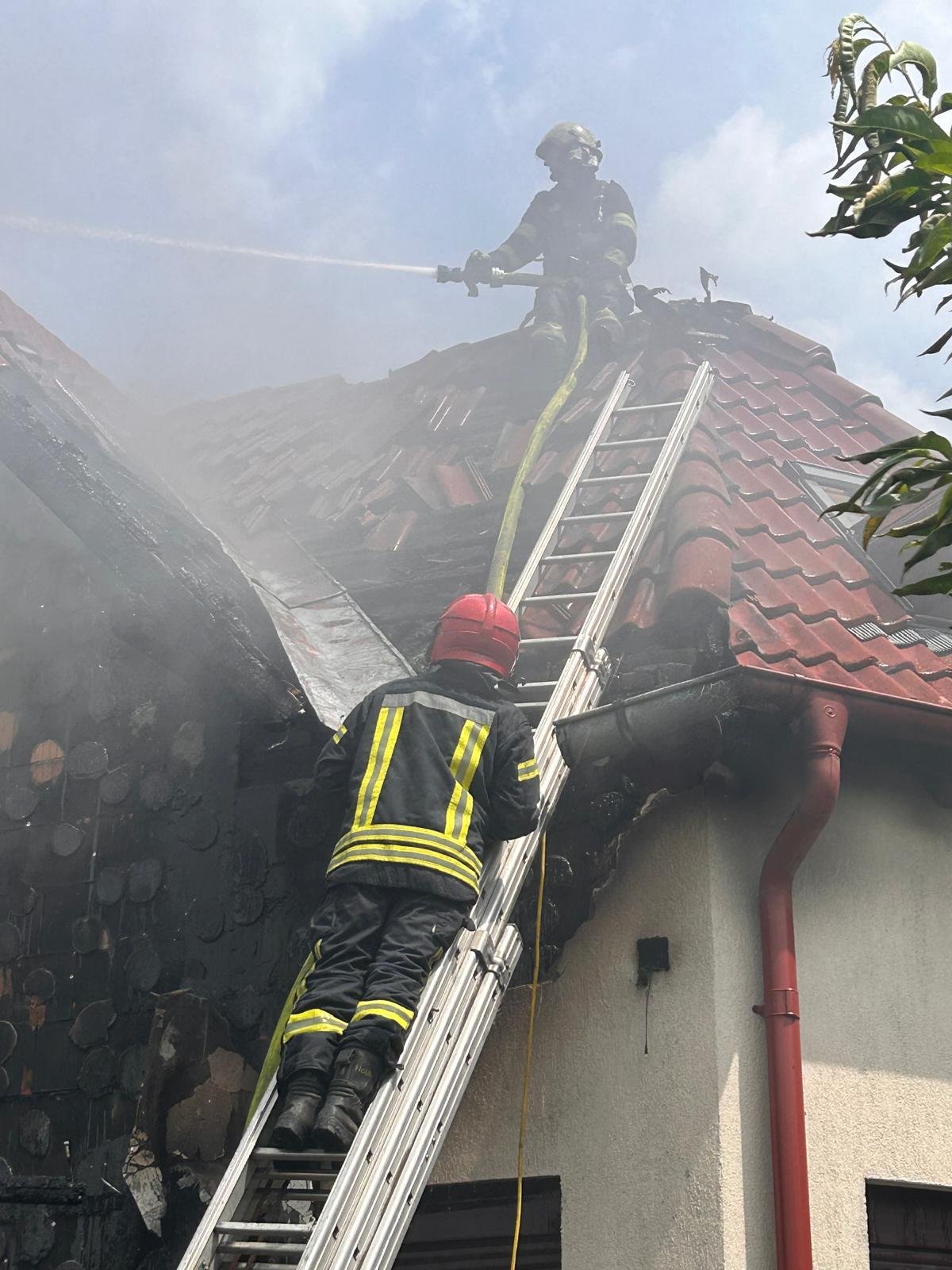 Incendiu izbucnit la o casă din municipiul Arad, strada Renașterii