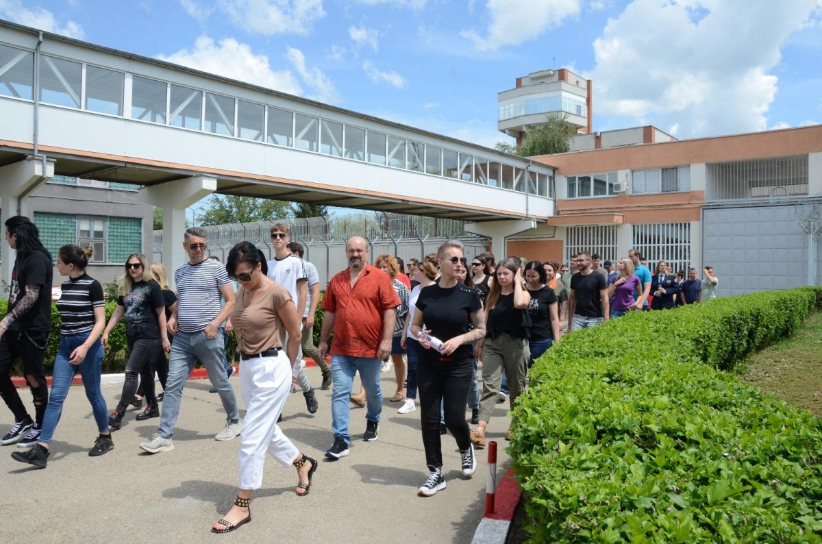 Peste o sută de vizitatori au trecut pragul Penitenciarului Arad (FOTO)