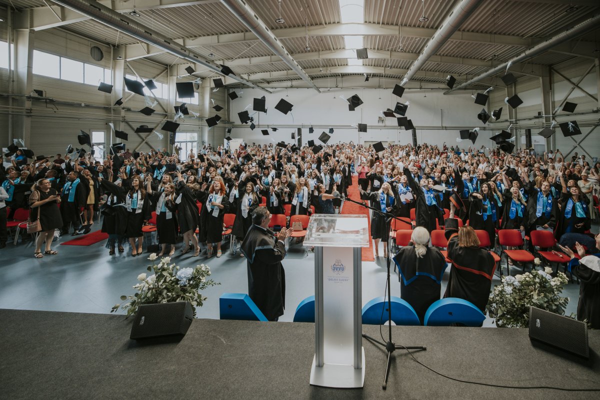 Curs festiv de absolvire la Universitatea de Vest „Vasile Goldiș” din Arad