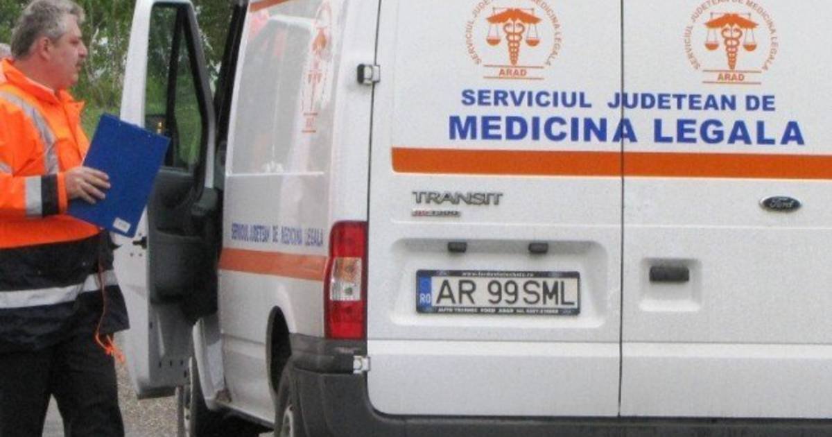 Un om al străzii a fost găsit mort, între conductele de termoficare / UPDATE: Trupul neînsuflețit a fost transportat la SJML