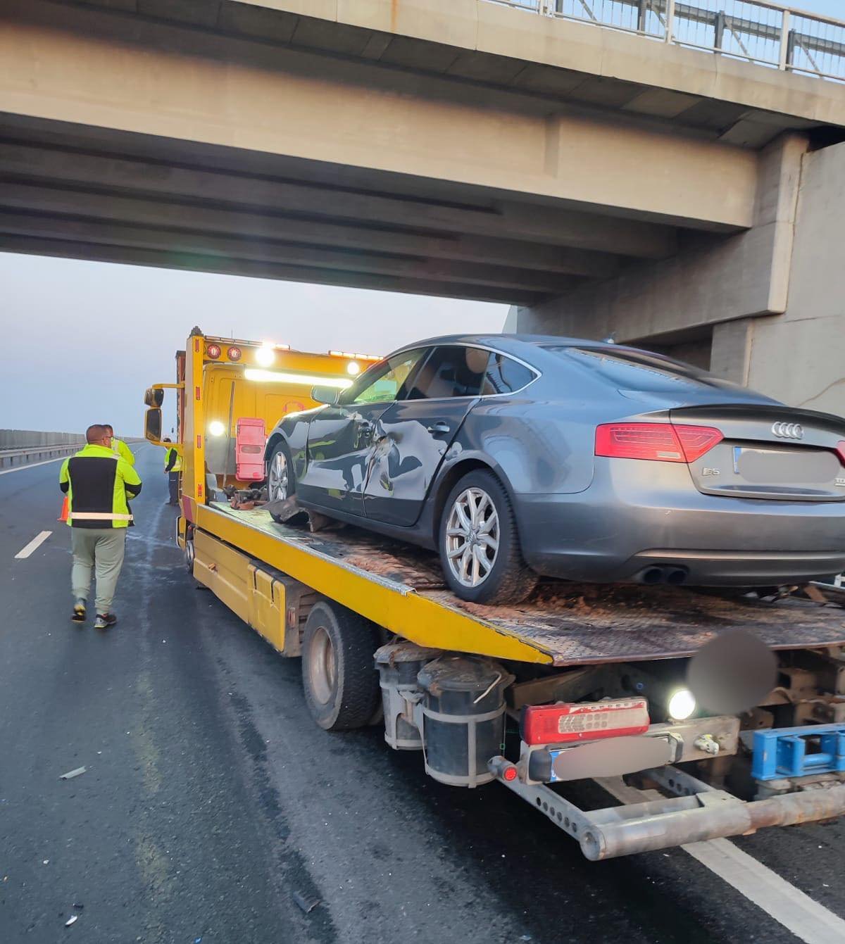 (FOTO) Accident pe Autostrada A1 Arad-Nădlac, în apropiere de Pecica