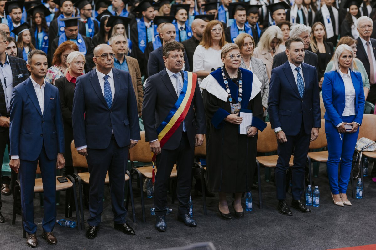 Curs festiv de absolvire a Facultăților Medicale din cadrul Universității de Vest „Vasile Goldiș” din Arad