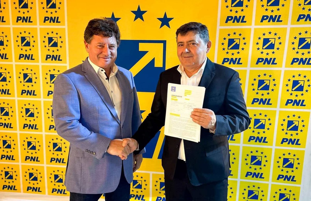 Gheorghe Dărău, primarul comunei Hălmagiu, a semnat adeziunea la Partidul Național Liberal (FOTO)