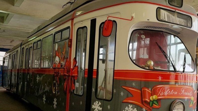  Tramvaiul lui Moș Crăciun se pregătește să circule prin Arad