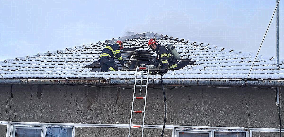 Incendiu izbucnit la o casă din orașul Ineu