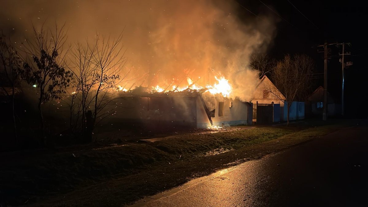 Femeie de 64 de ani moartă în incendiu la Țipari