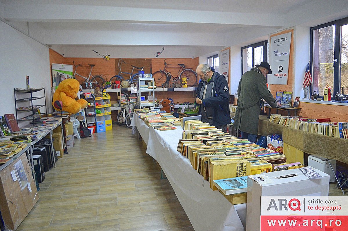 Târg de carte, viniluri, casete, muzică retro (Foto)