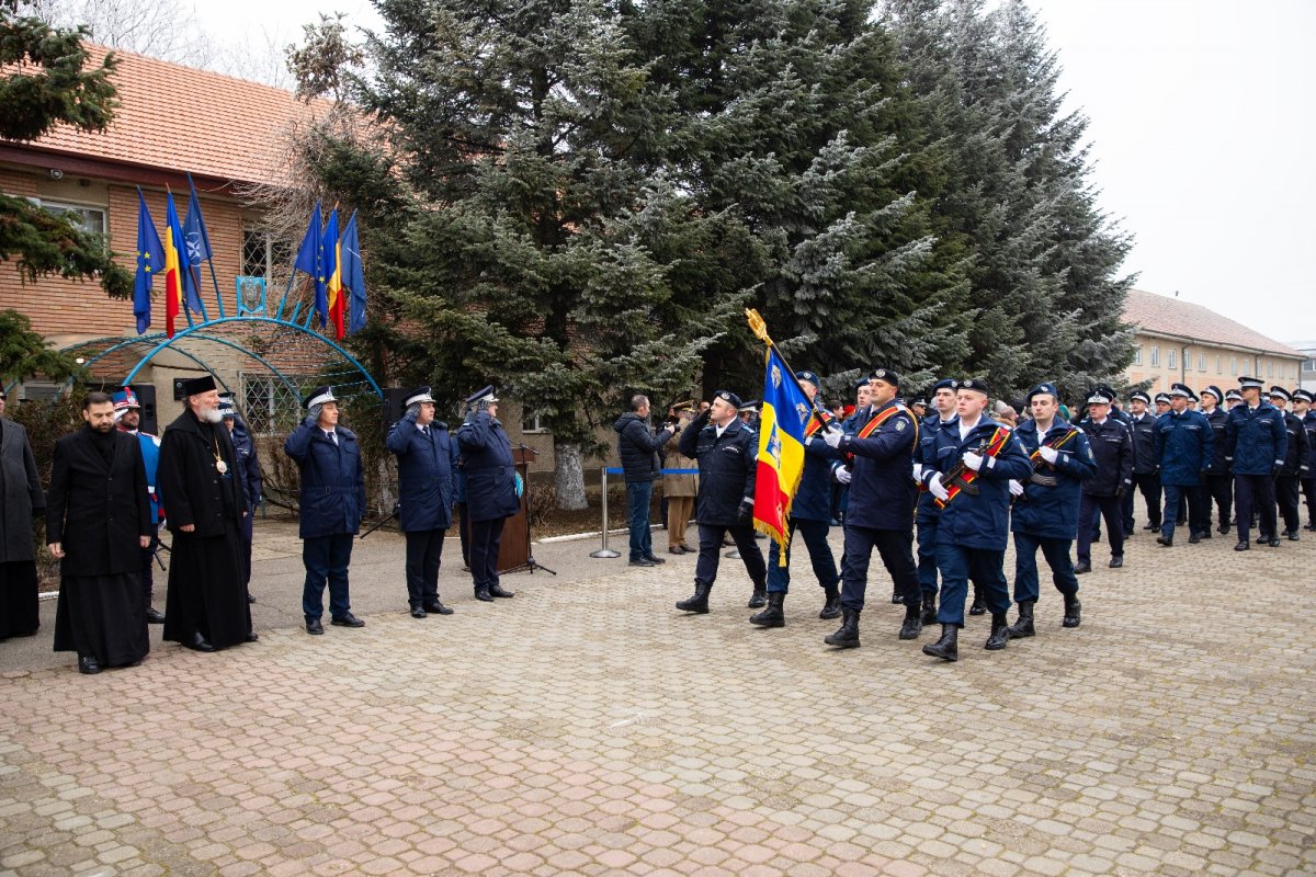 (FOTO) Ceremonia de depunere a jurământului militar, un eveniment deosebit pentru noii jandarmi din Arad  