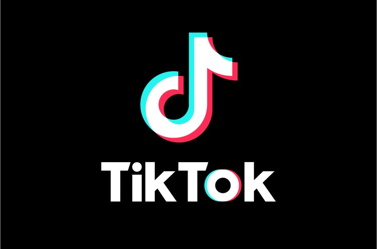 Ăștia sunt modele de urmat pe TikTok: un influencere s-a filmat când agresa sexual o femeie pe stradă