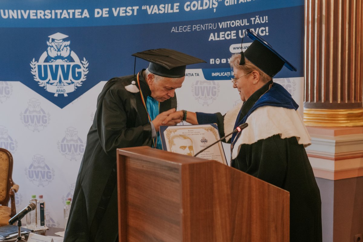 Prof. univ. emerit dr. farmacist Dumitru Lupuliasa, Doctor Honoris Causa al Universității de Vest „Vasile Goldiș” din Arad