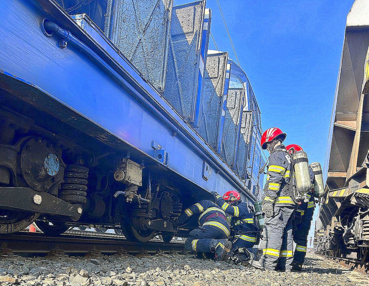 Incendiu izbucnit la o locomotivă în zona Gării Arad