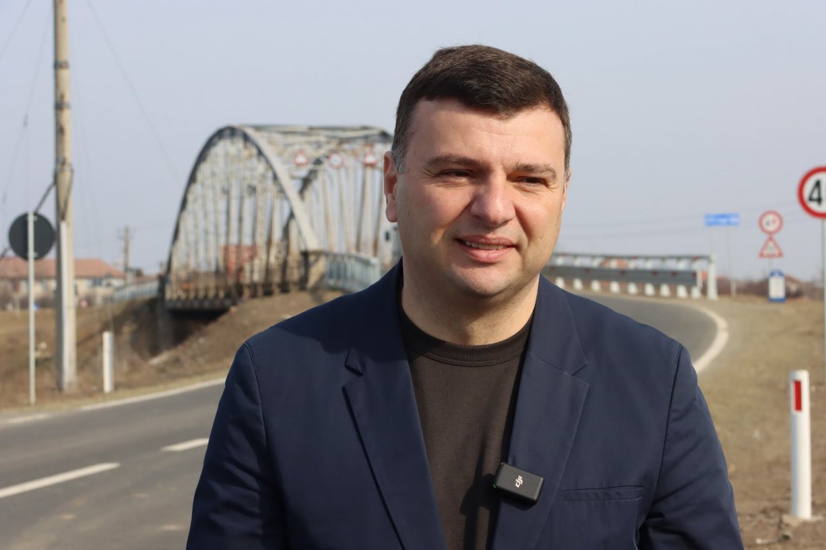 Sergiu Bîlcea: „Modernizăm podul peste Crișul Alb, la Șicula” (FOTO)