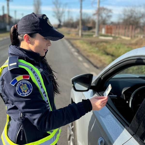 Mai mulți migranți fără drept de a călători în Spațiul Schengen au fost opriți de polițiștii de frontieră