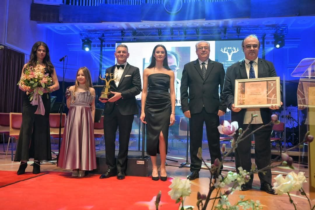 Mai multe personalități au fost premiate, ieri, la „Gala Elitelor Arădene”