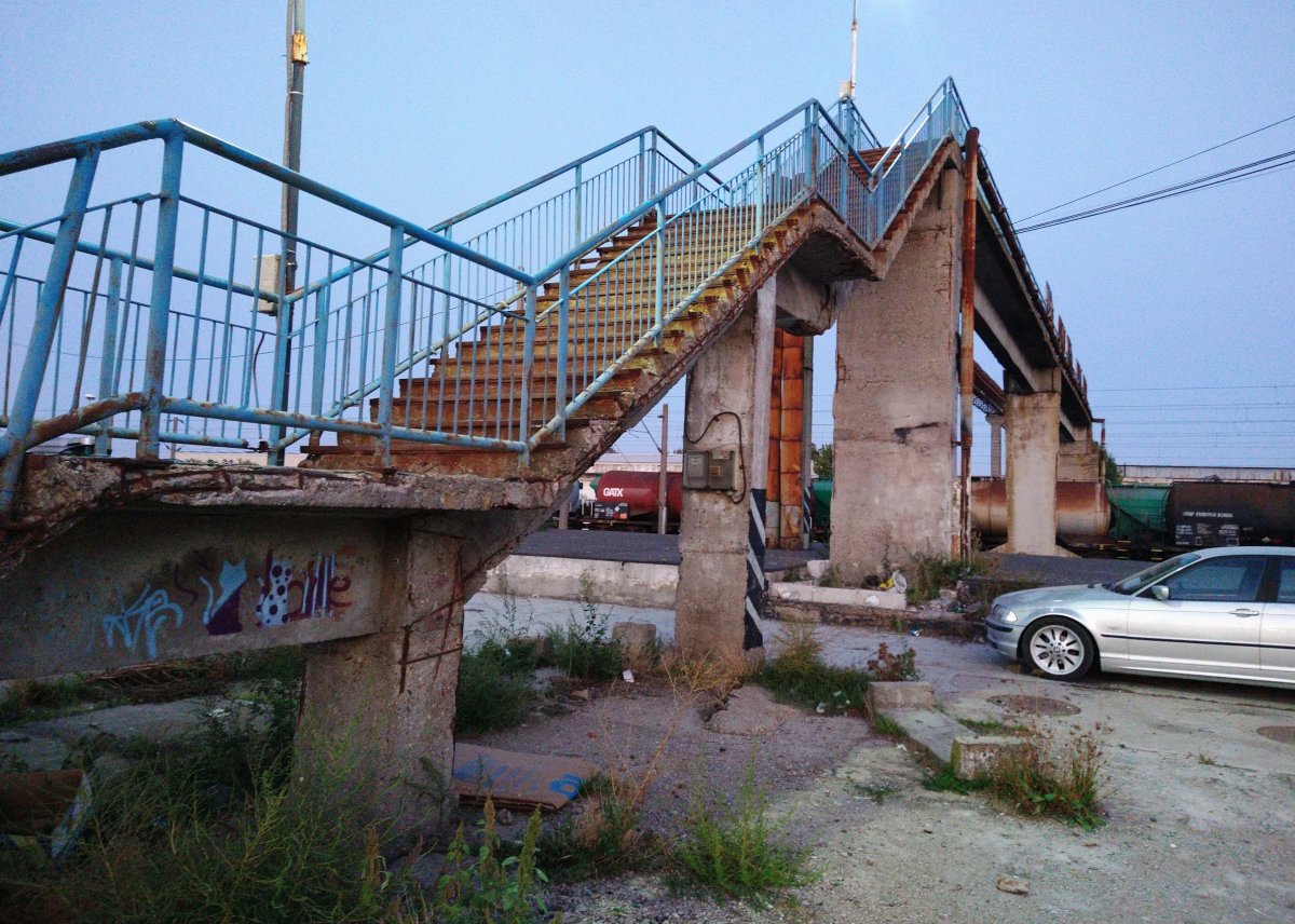 Când începe demolarea pasarelei pietonale din stația CFR Aradul Nou