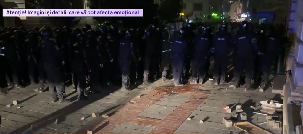 Suporterii lui Georgescu au atacat jandarmii veniți să protejeze sediul BEC; Potra le cere oamenilor săi să pună mâna pe arme