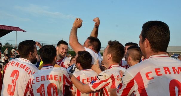 Gata de baraj. Mâine campioana Aradului înfunta pe cea a Clujului, pentru un loc în Liga a 3-a